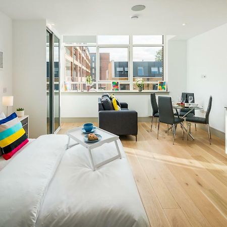 Modern London City Apartment - Victoria Line Extérieur photo