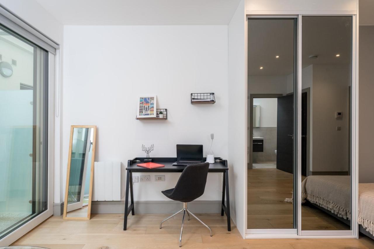 Modern London City Apartment - Victoria Line Extérieur photo