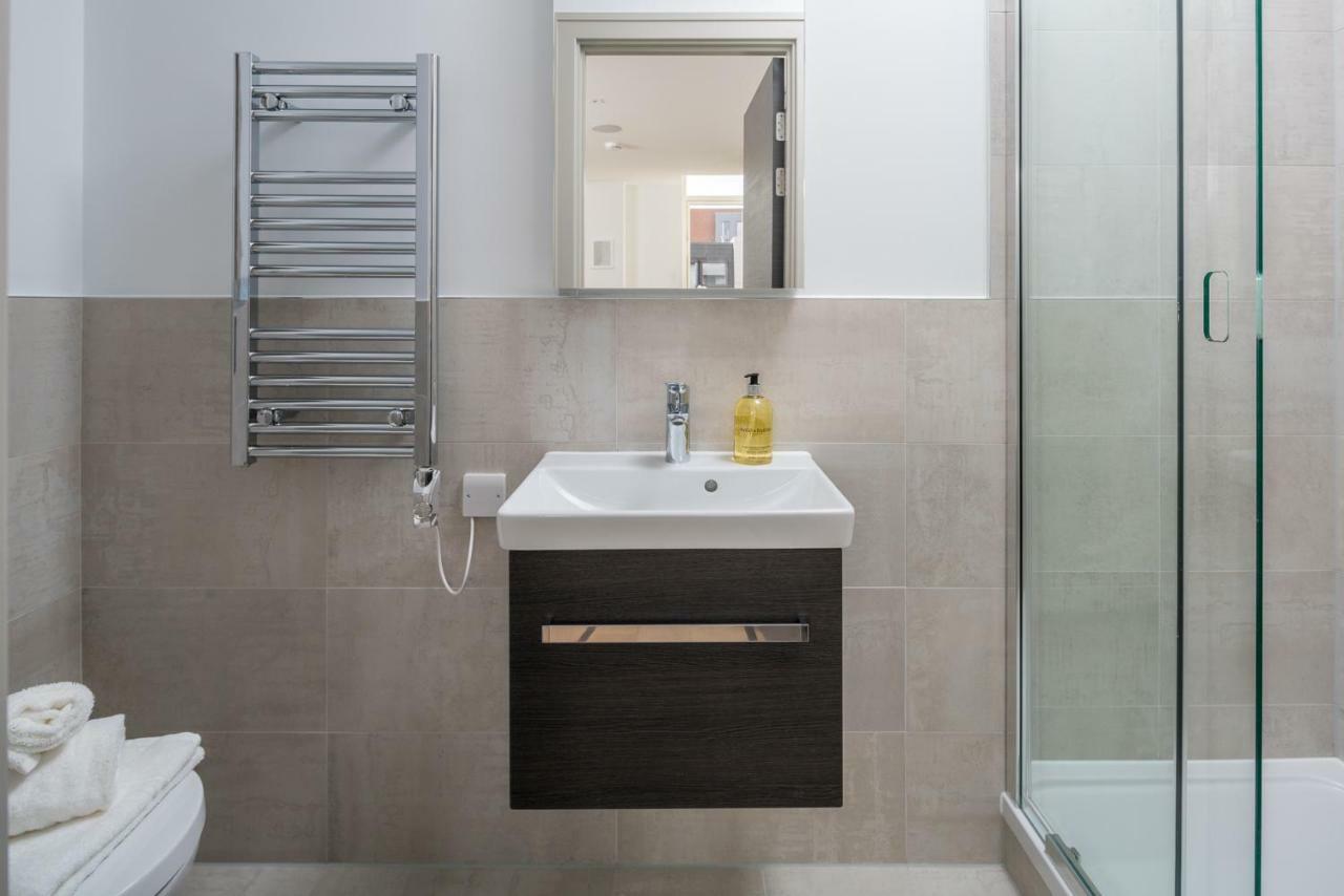 Modern London City Apartment - Victoria Line Extérieur photo